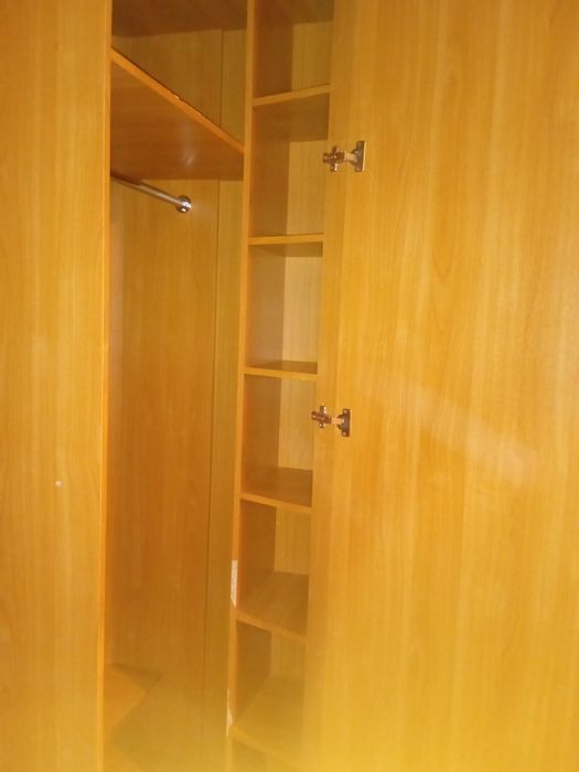 Продается спальный гарнитур