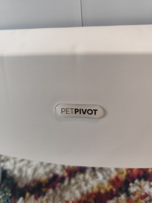 Vând litiera automată pisici