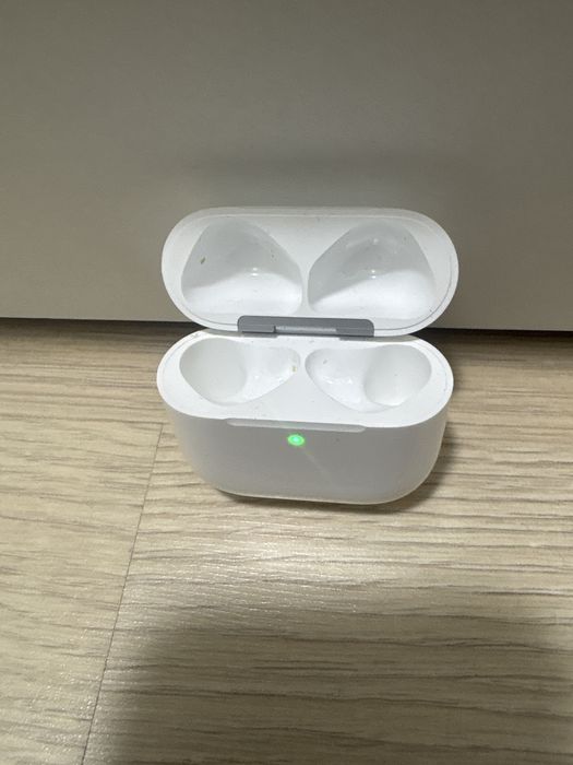 Air pods 4 футляр