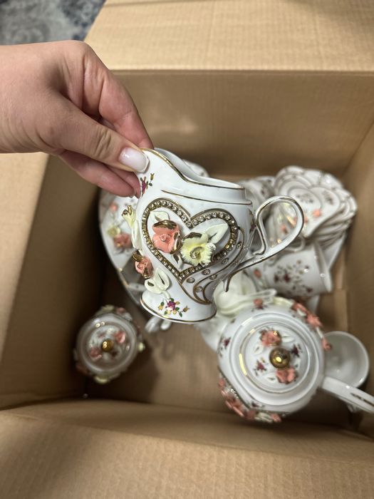 Посуда новая , очень красивая посуда