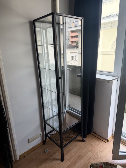 Vitrină IKEA KLINGSBO din sticlă, metal negru, 180 cm