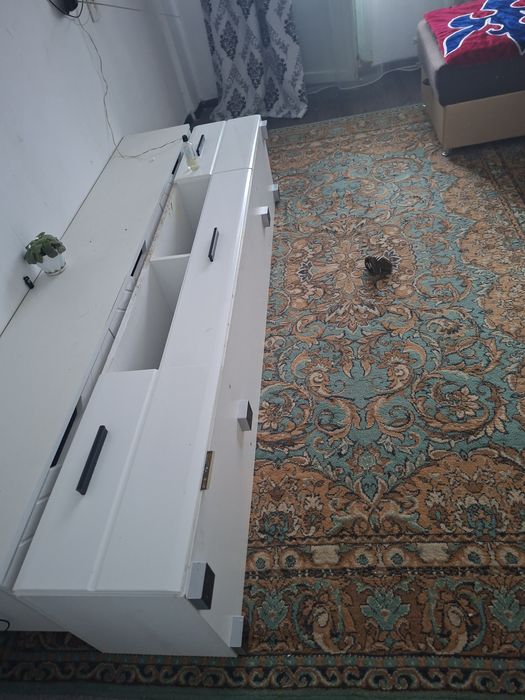 Продам тумба белый