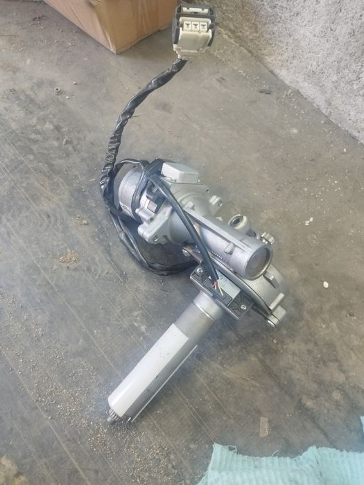 Рейка усилвателToyota auris 2007