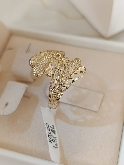 Золотое кольцо Турецкая модель проба 585,вес 1,97 гр, размер 19,5