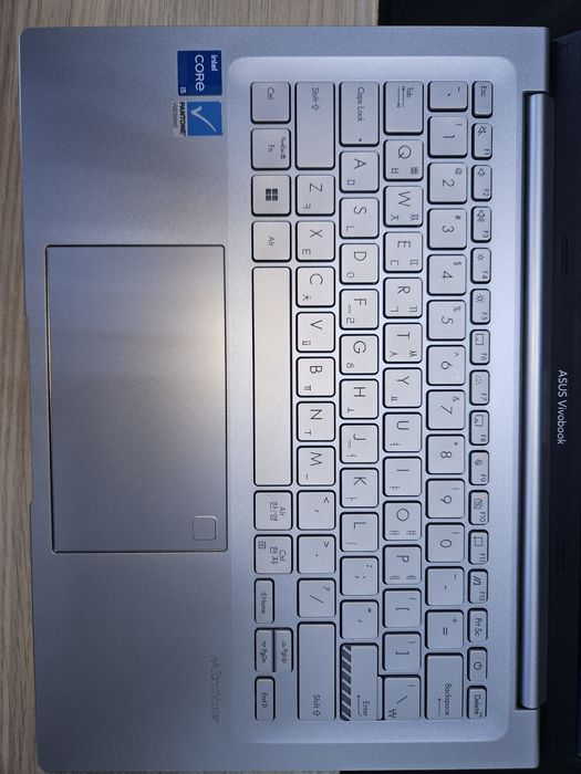 ASUS Vivobook 14X OLED X1403Z