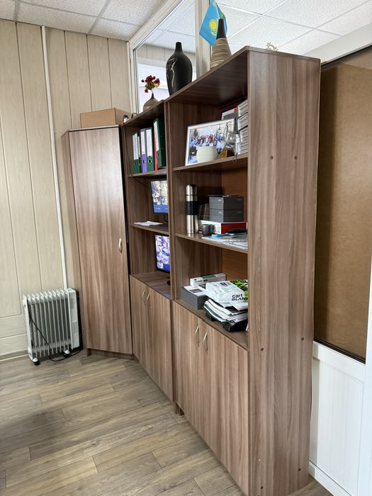 Мебель офисная: столы и стенки