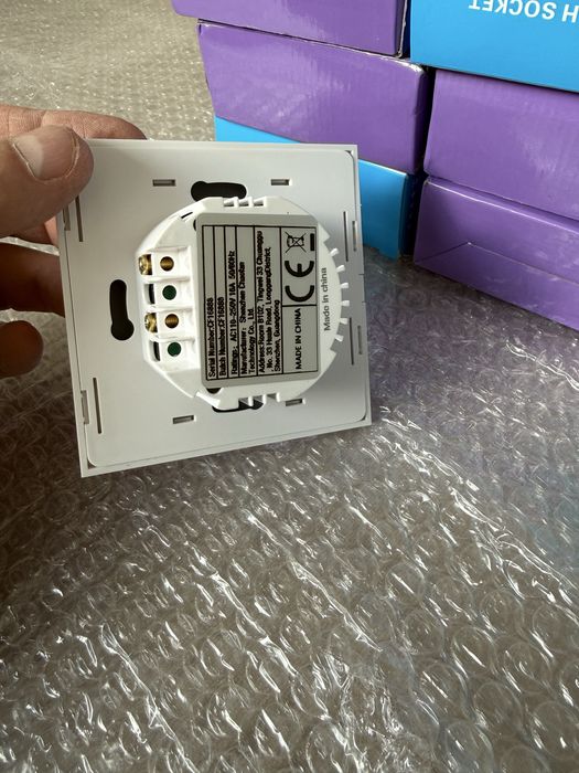 Луксозни контакти + USB USB-c и ключове