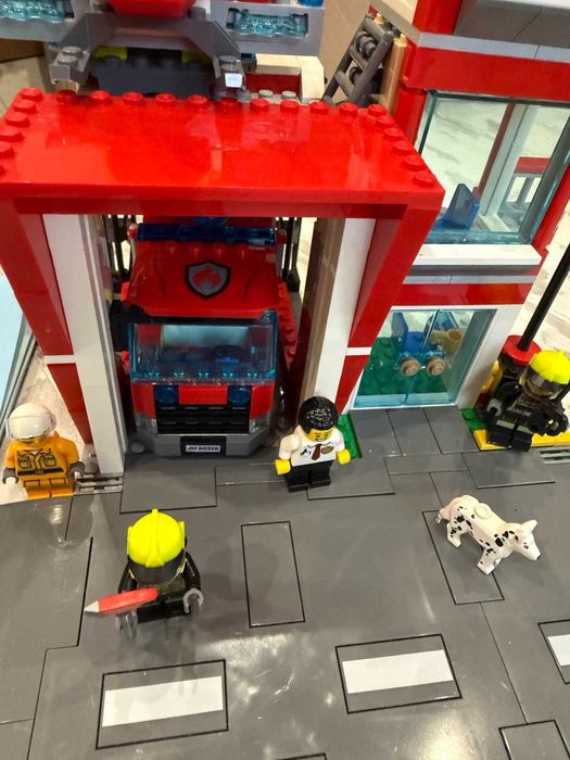 LEGO City: Пожарна станция, Къща, Полицейско управление и Болница