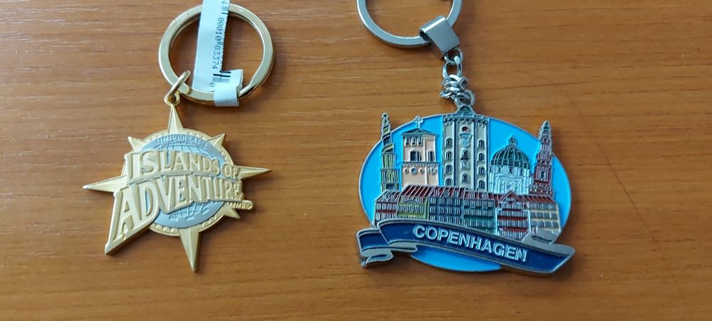 2 brelocuri din inox