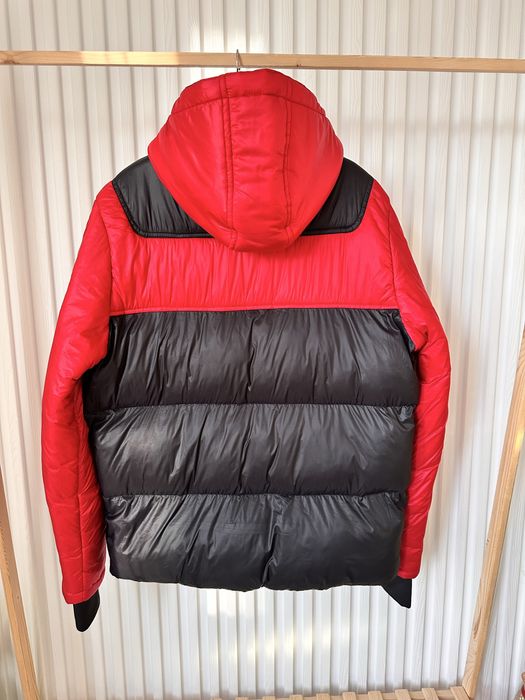 Продавам мъжко яке MОNCLER