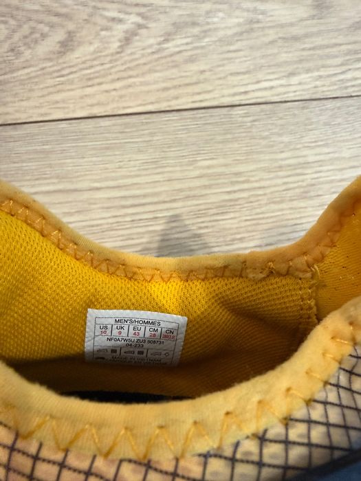 Маратонки The North Face