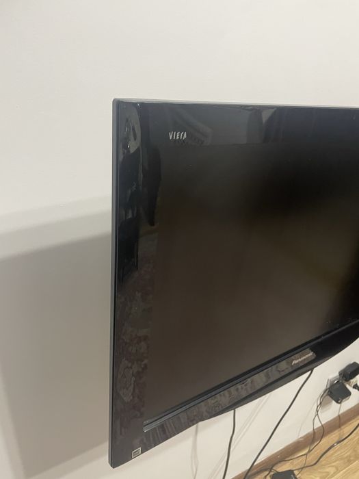 Продам телевизор Panasonic VIERA 37 LCD с кронштейном