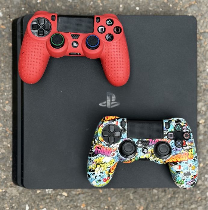 Конзола Sony PlayStation 4 Slim 1TB (PS4) + 2 контролера + 4 игри