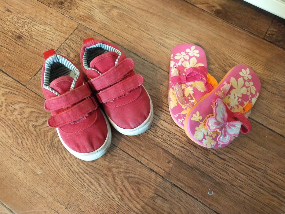 Продам детскую обувь