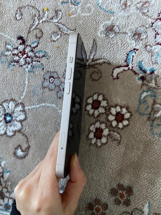 iPhone 14.