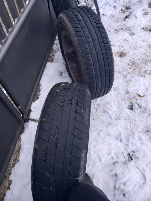 Vând Genți 15inch cu cauciucuri de vară 195/65/15