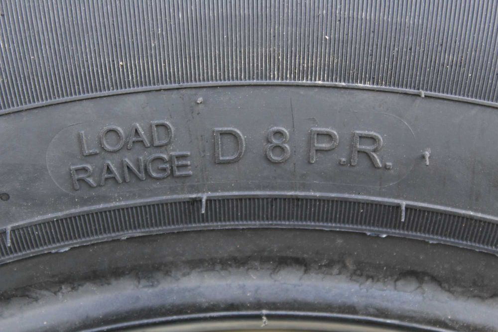 Anvelope vara noi 215/65R16C 109/107T, 8PR, Triangle