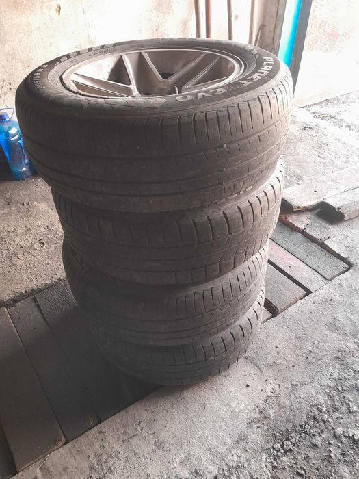 Продаю шины с дисками на бмв е34