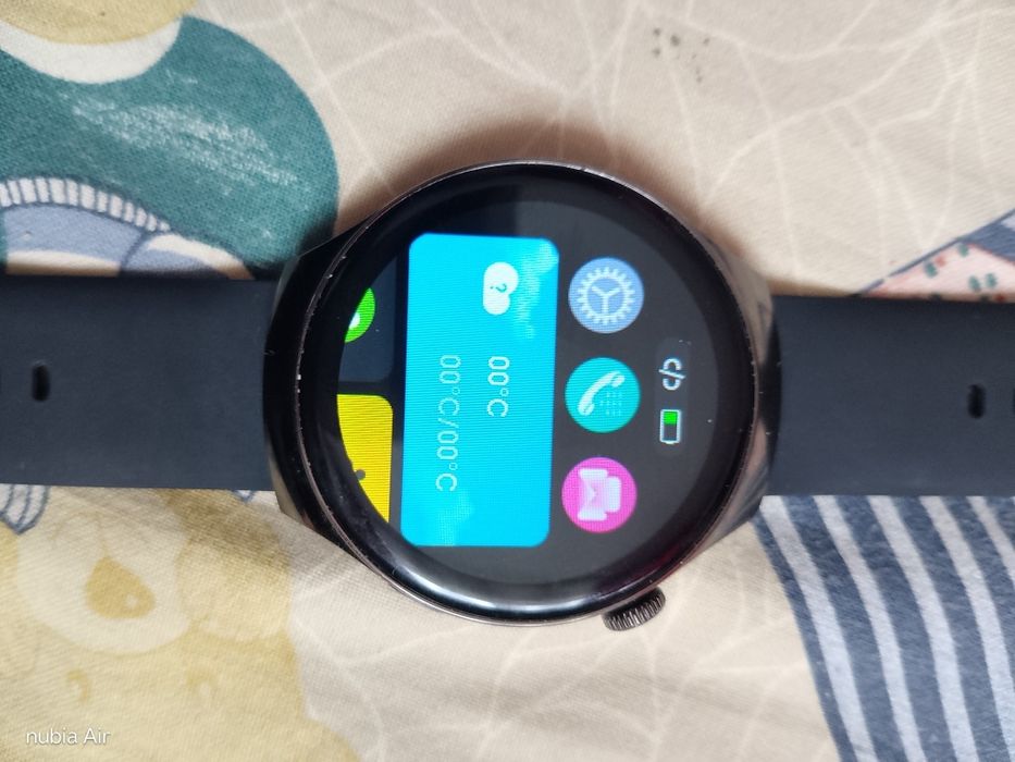 Ceas Smart Watch 4 pro nou de metal, curea cauciuc, perfect funcțional, luat de o lună nou din Altex cu 150lei