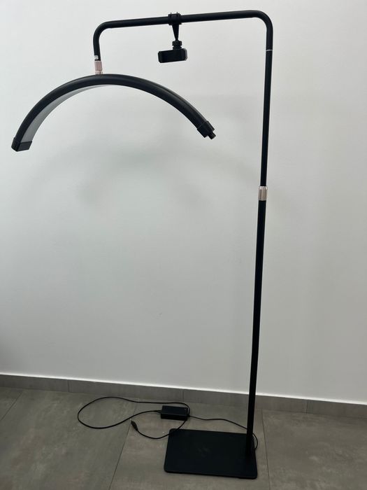 Vand lampa semiluna