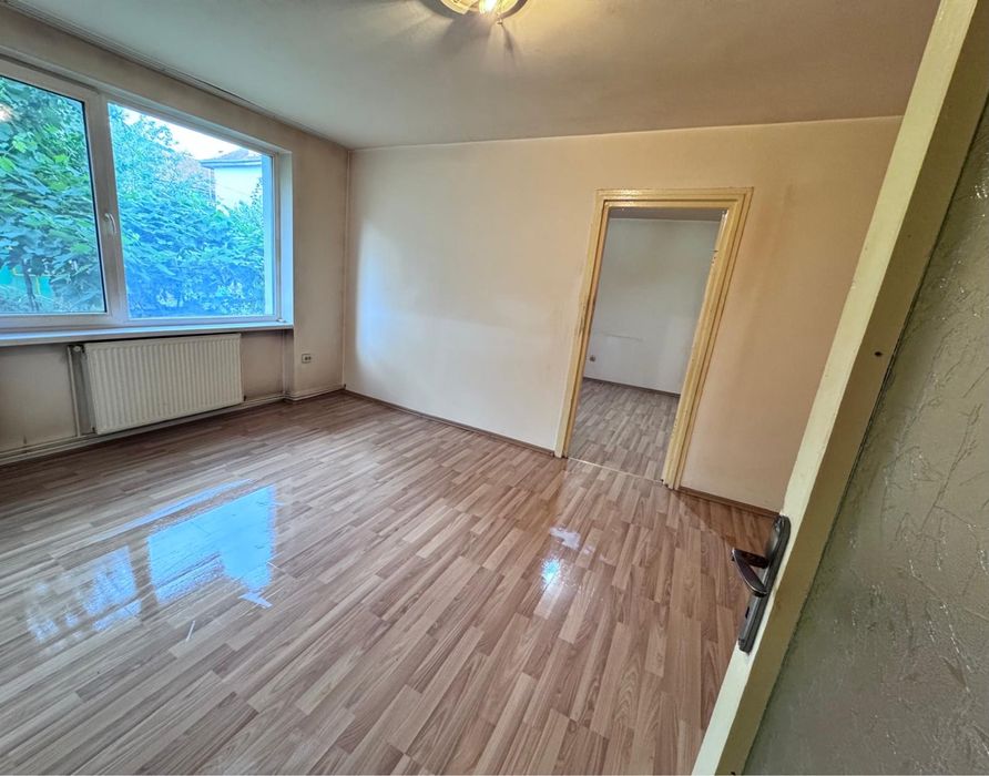 Proprietar vand apartament zona lunca