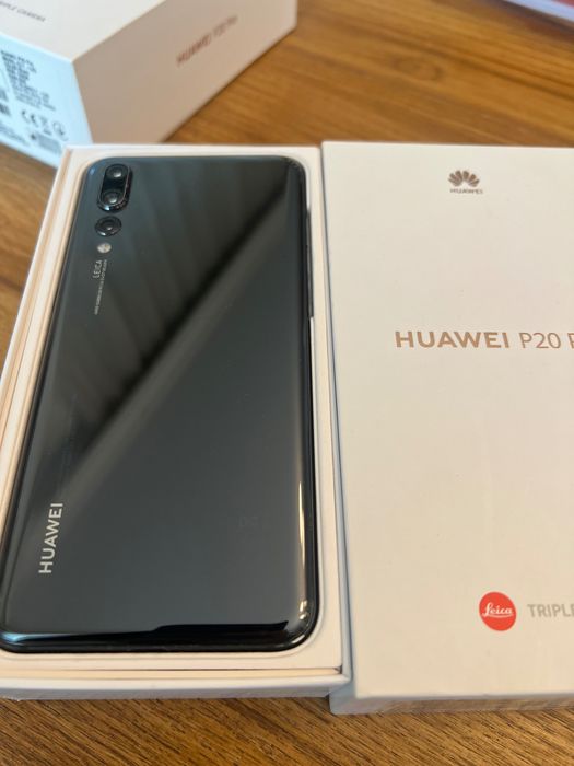 Продавам Huawei P20 Pro - 2 броя за части