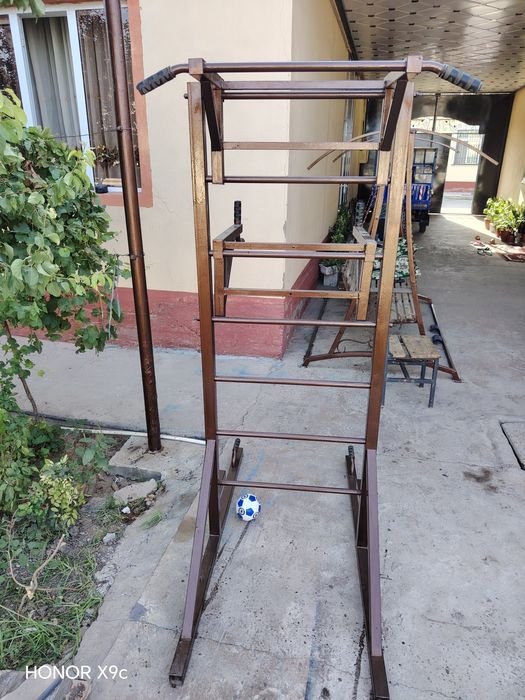 Turnik  sotiladi kimga qiziq bo'lsa oinglar