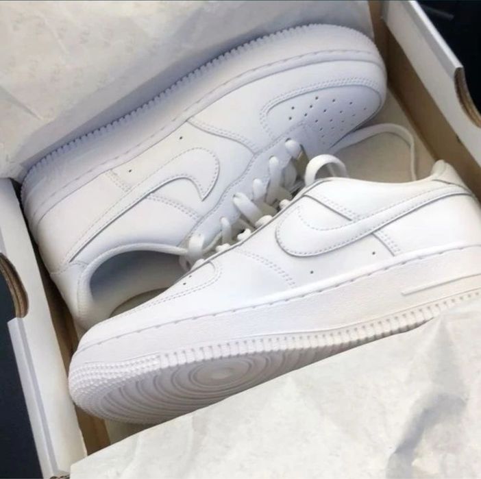 Air force 1 low triple white