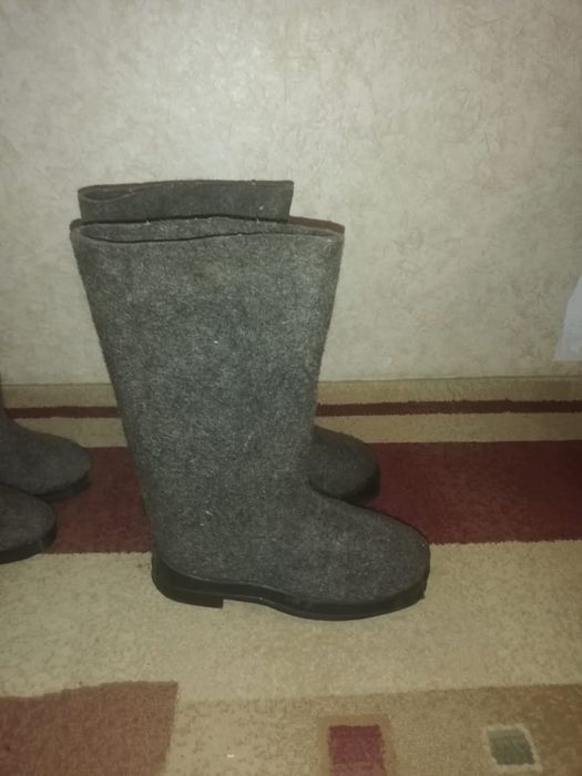 Продаааамм валенки новый