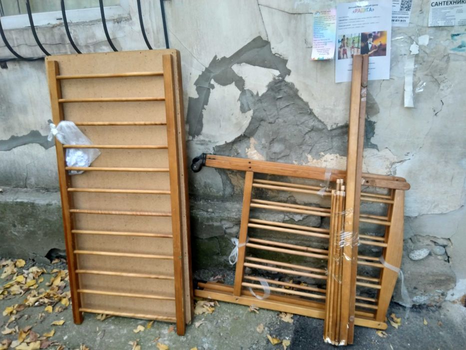 Детская кроватка с матрасом