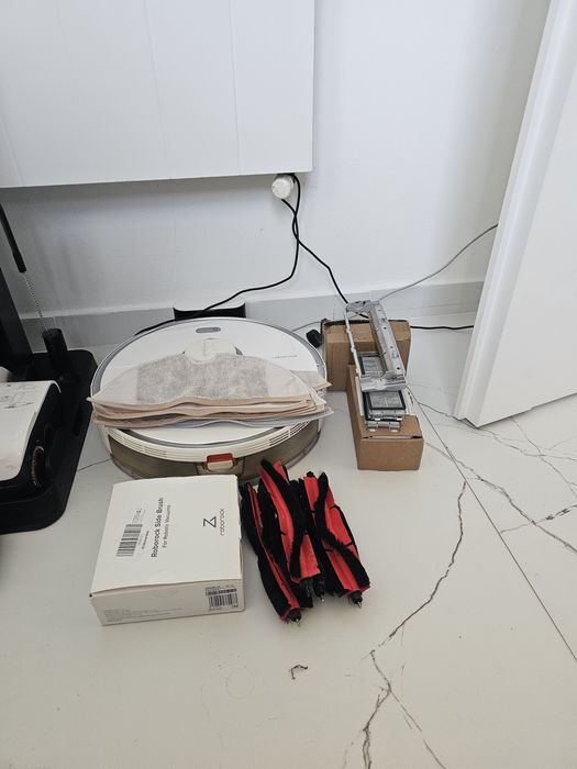 Vand Roborock S5 Max - Robot de aspirare si splare