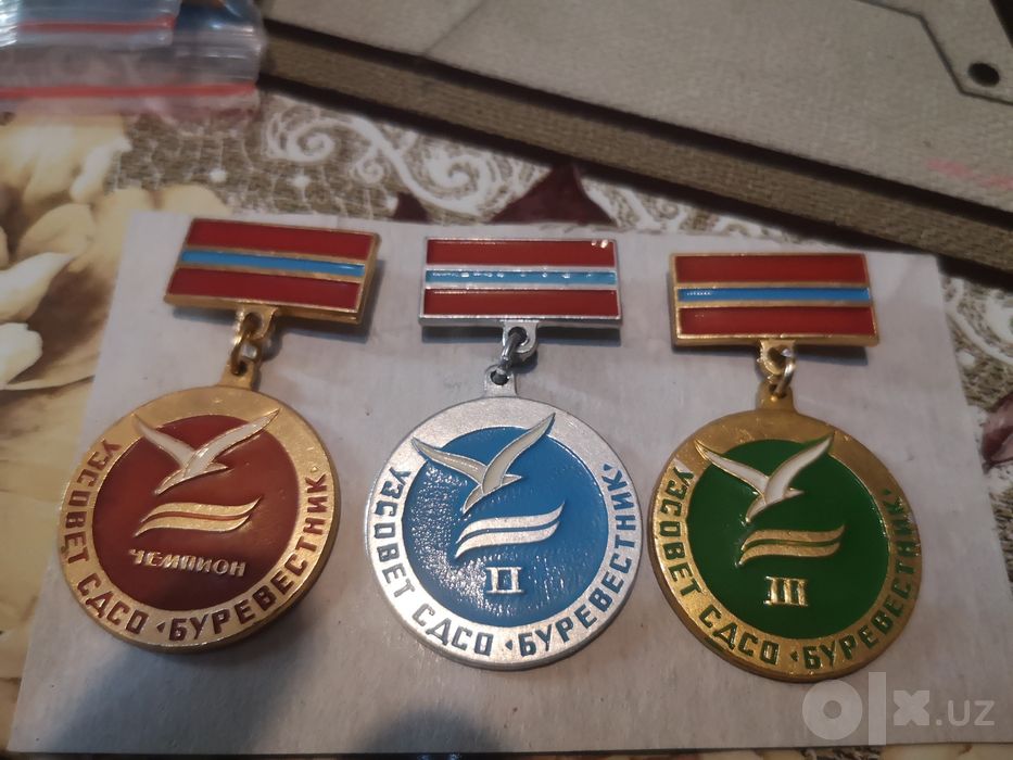 Полный набор значков "Узсовет СДСО Буревестник"