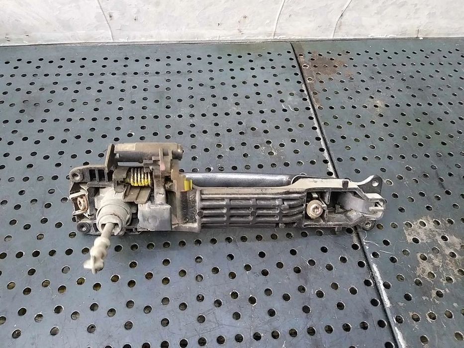 Maner usa stanga fata toyota auris e15