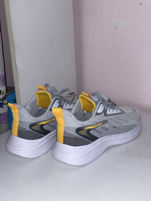 Кроссовки 48 размера