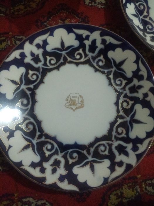 Антикварная большая тарелка