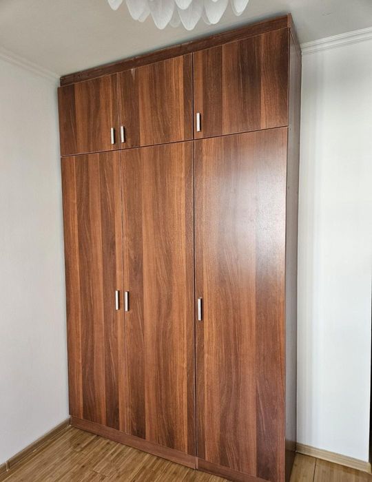 Продам шкаф шифонер есть доставка