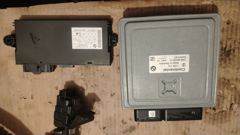 Комплект компютър ключ Кас БМВ Е81 Е87 Е90 Е91 / ECU CAS BMW e81 e87