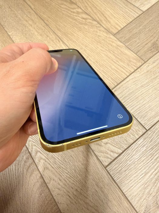 Продам Iphone 14