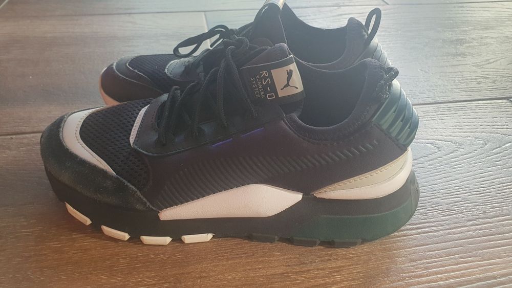 Маратонки puma еднакъв номер,но различен цвят.