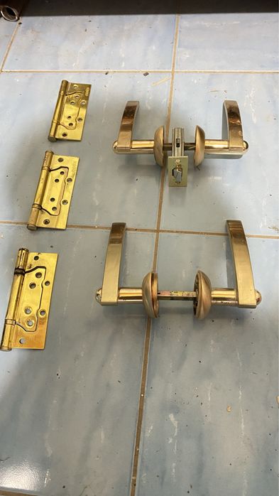 Дверные ручки идеальные в комплекте