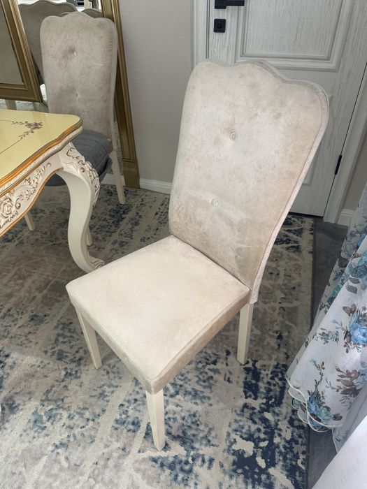 Стол и стулья сатылады