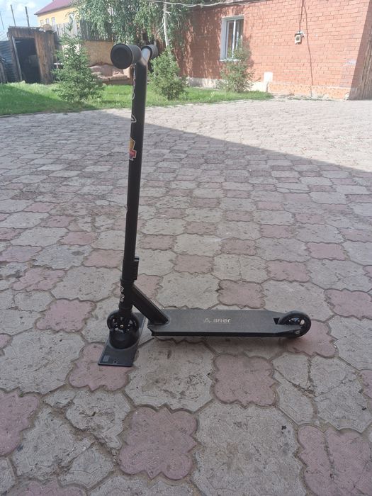 Продам самокат трюковой
