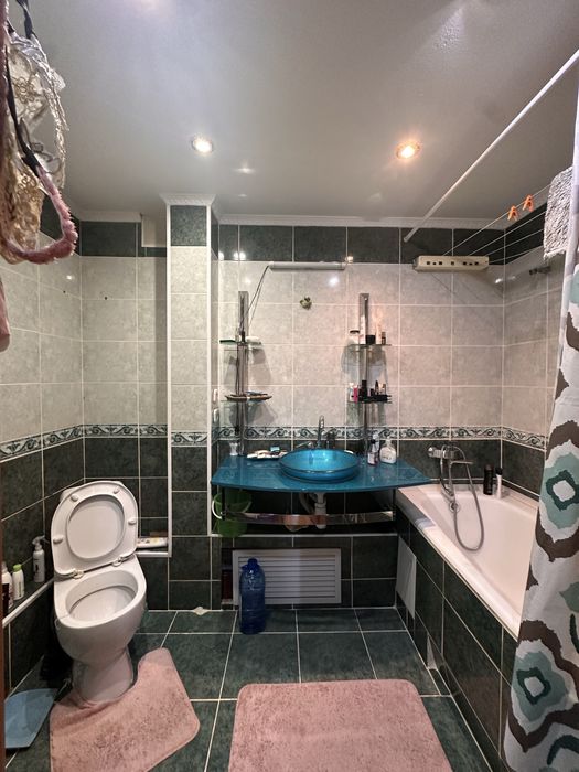 Продам 3х комн.центр , достык