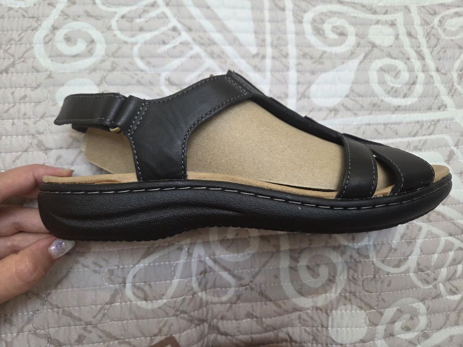 Босоножки кожаные Clarks