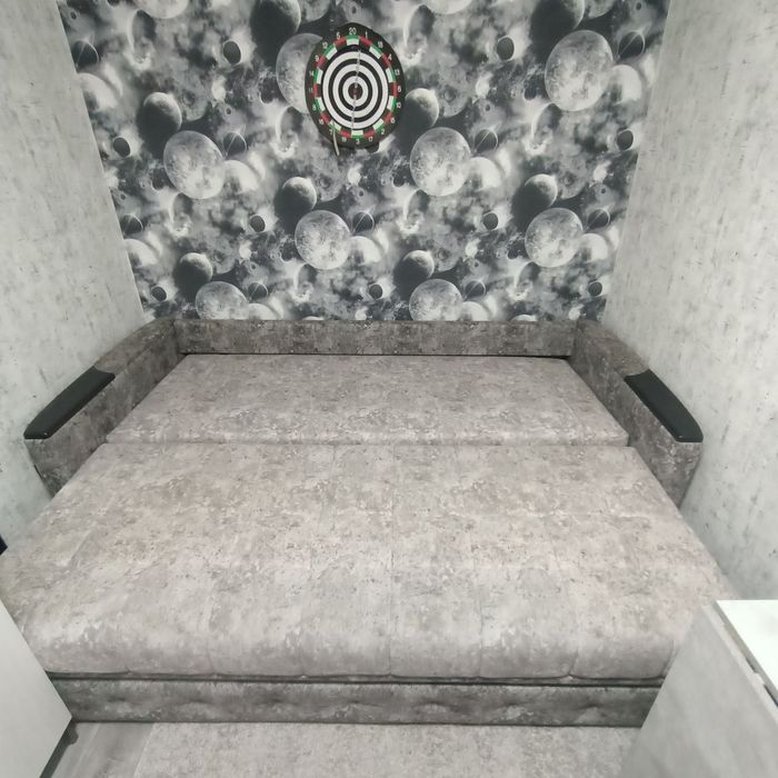 Продам качественный диван !