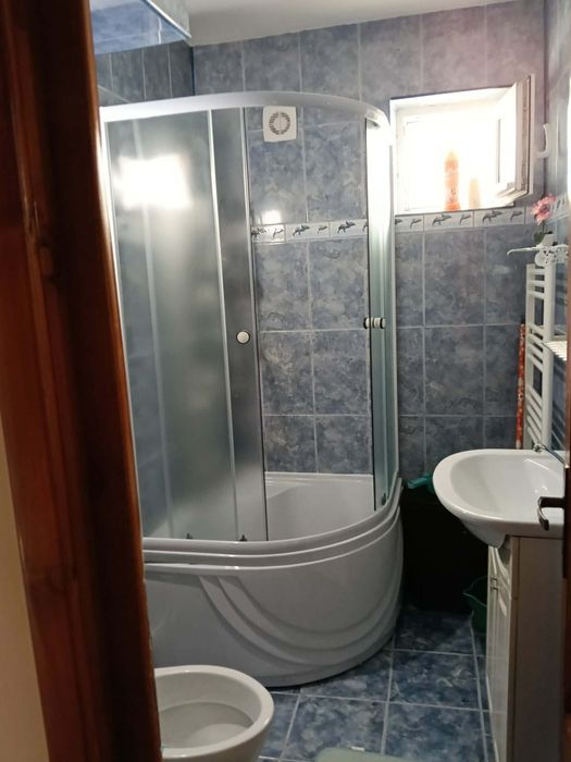 Închiriez apartament