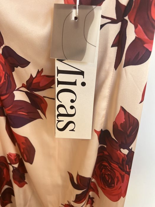 Рокля за повод