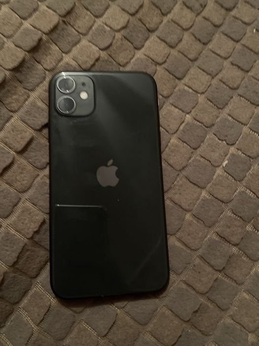 Продам айфон 11