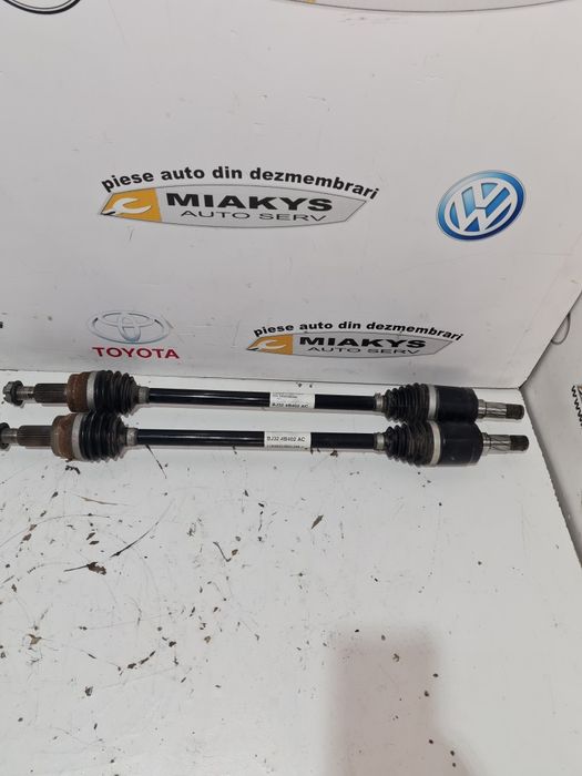 Planetara stânga sau dreapta spate Range Rover Evoque cod BJ324B402 AC / an 2011-2017