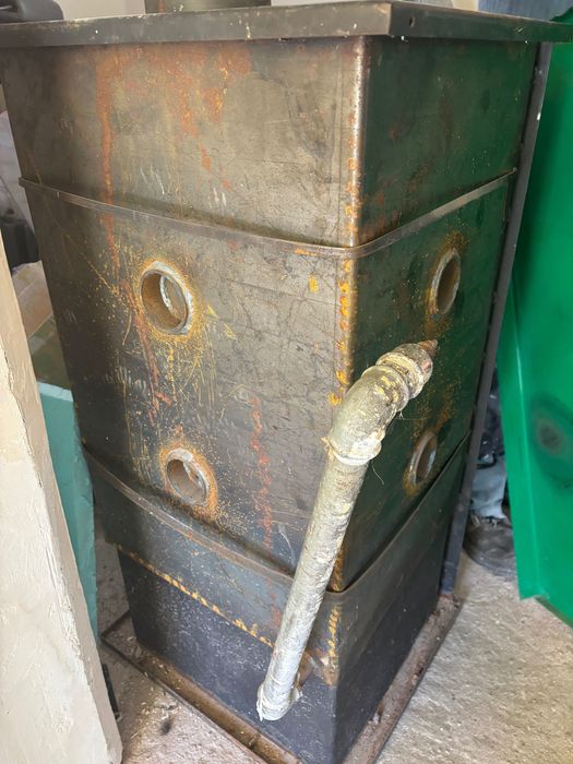 Продавам отоплителен котел на пелети и дърва